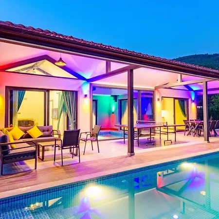ヴィラ Oreo - 3 Bedroom Holiday With Jaccuzi In Yesiluezuemlue フェティエ