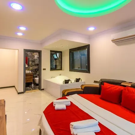 Oreo - 3 Bedroom Holiday With Jaccuzi In Yesiluezuemlue Φετιγιέ